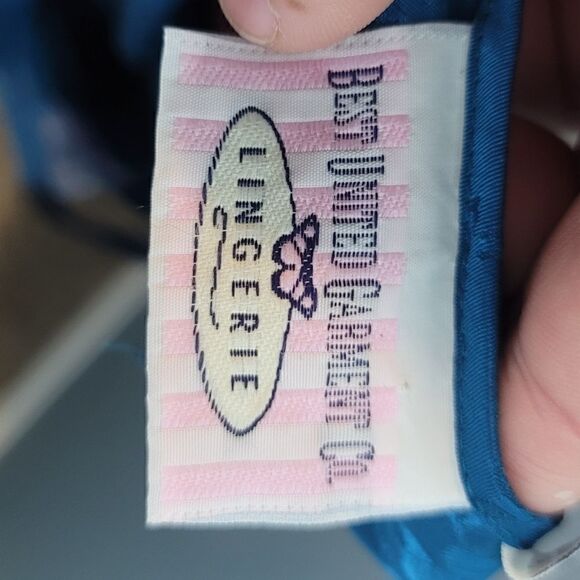 VINTAGE BEST UNITED GARMENT CO. - Picture 6 of 7